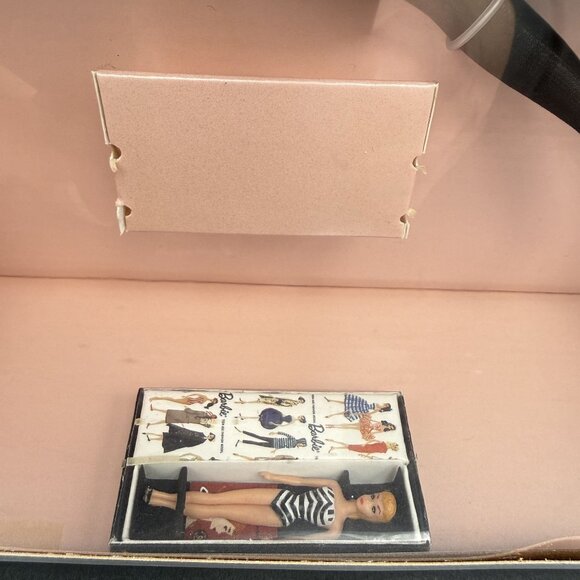 Mattel Barbie 1999 40th Anniversary African American AA Collectors NRFB 22336 - Picture 9 of 14